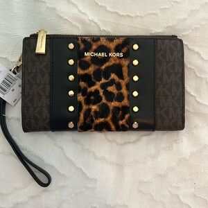 Michael Kors Jet Set wristlet with double zipper
